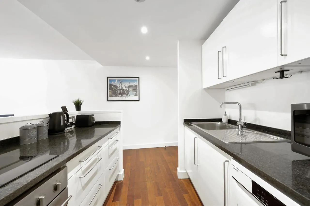 2 Bedroom Apartment Short Term Rental & Flexible Renting Shoreditch With Free Wifi & Balcony London United Kingdom