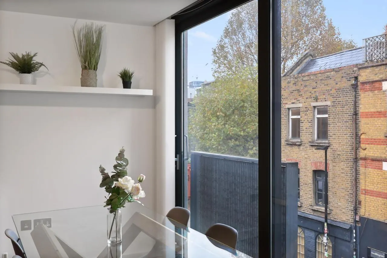2 Bedroom Apartment Short Term Rental & Flexible Renting Shoreditch With Free Wifi & Balcony London 0*,