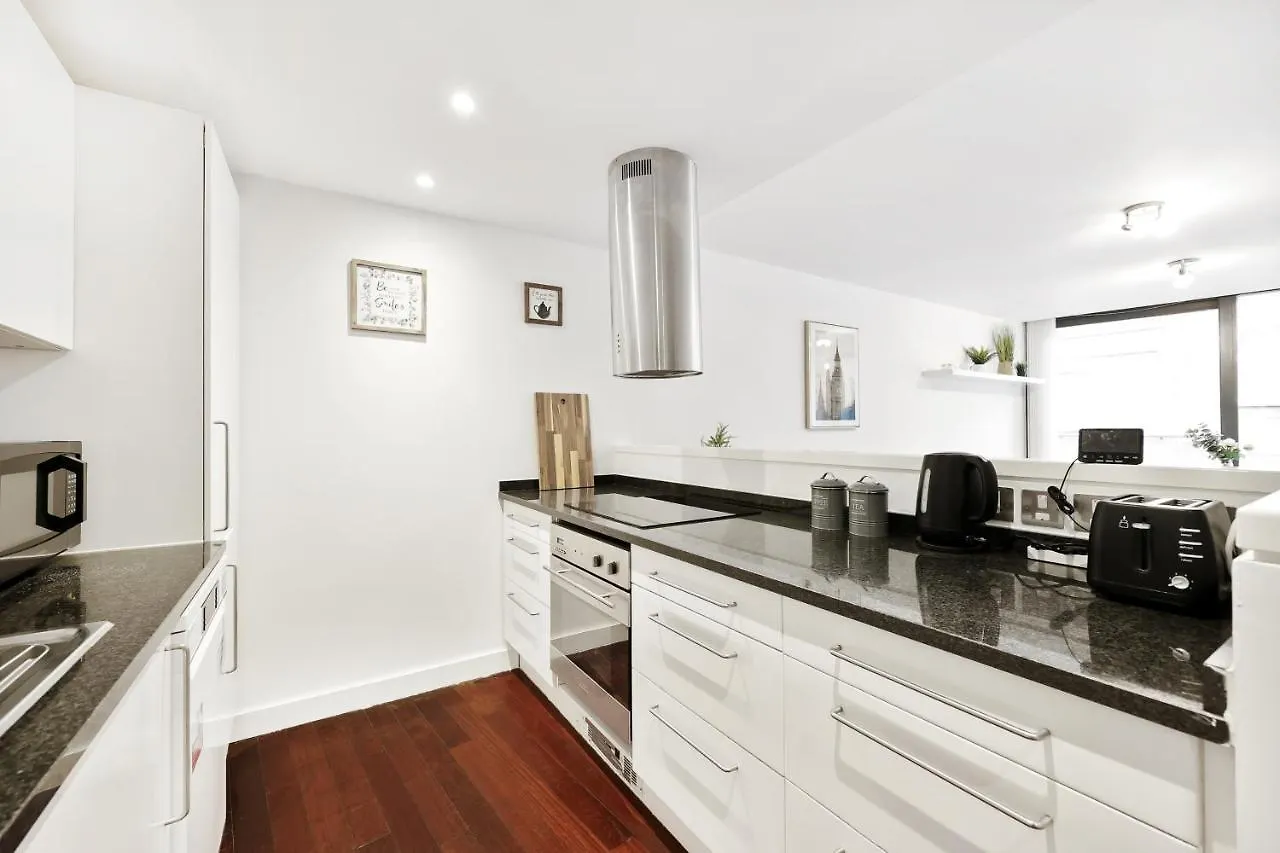 2 Bedroom Apartment Short Term Rental & Flexible Renting Shoreditch With Free Wifi & Balcony London 0*,  United Kingdom
